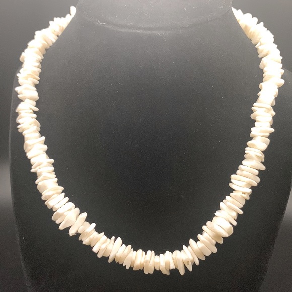Vintage Puka Shell Necklace 17” White - Picture 1 of 4